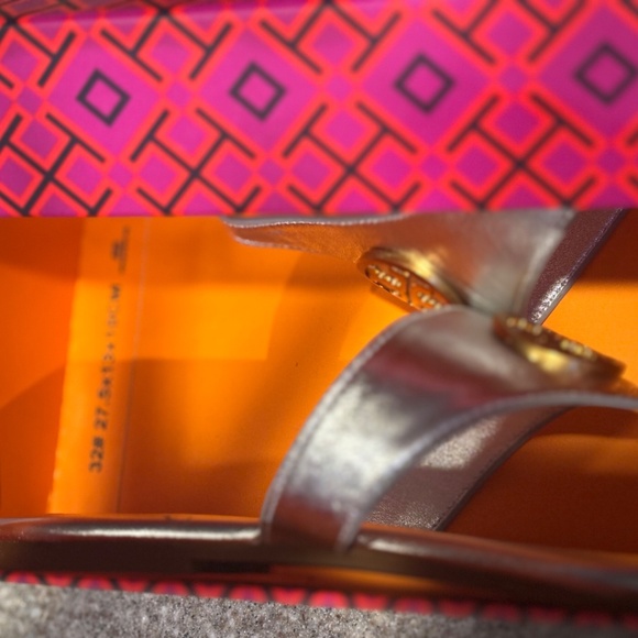 New Tory Burch Benton Leather Sandals - Picture 6 of 6